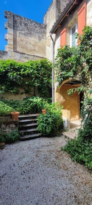 Appartement Avec Son Patio Dans Centre Historique De Bourg Exterior foto