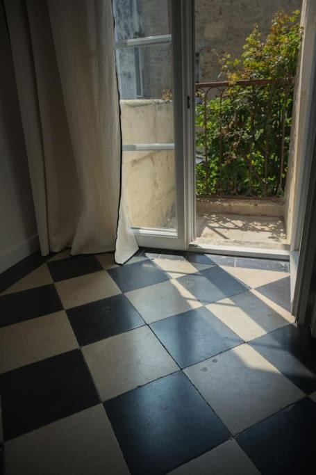 Appartement Avec Son Patio Dans Centre Historique De Bourg Exterior foto
